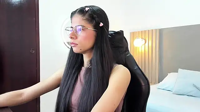 Snapshot of carlina_15 chatting on September 11, 12:16 pm carlina 15 online show from September 11, 12:16 pm