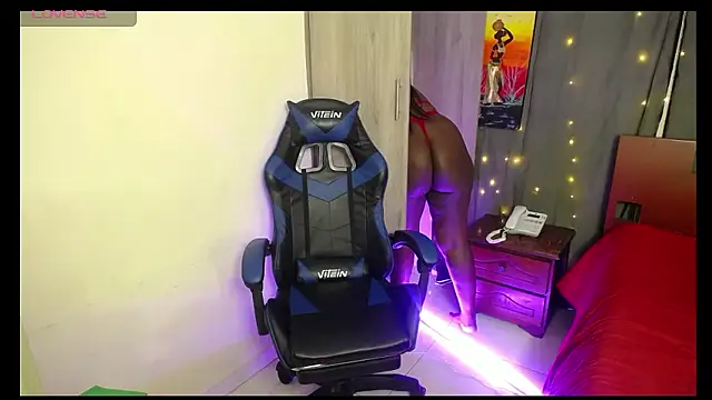 MONIQUE-LAMOUR online show from January 18, 6:17 am