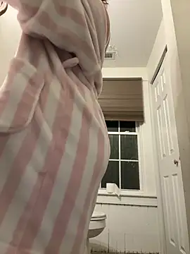 babykalirose online show from February 17, 3:58 am