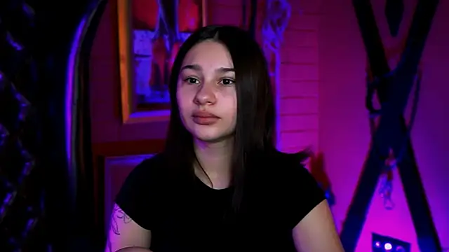 KimClarks  online show from December 4, 9:29 am