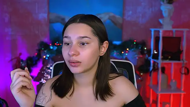 KimClarks  online show from December 17, 12:33 pm