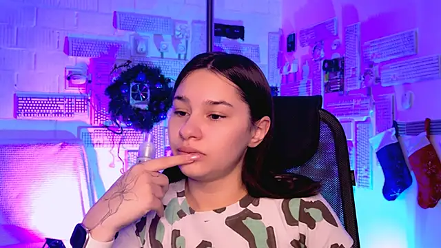 KimClarks  online show from December 21, 6:42 am