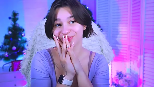 KimClarks  online show from January 6, 8:40 am