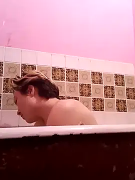 Snapshot of MoonIrene chatting on December 14, 4:12 pm MoonIrene online show from December 14, 4:12 pm