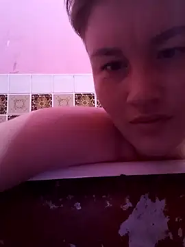 Snapshot of MoonIrene chatting on February 20, 4:40 pm MoonIrene online show from February 20, 4:40 pm