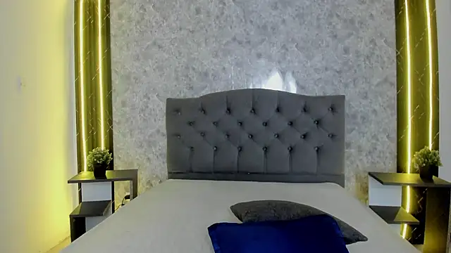 Snapshot of GiannaSlimJB chatting on February 25, 12:20 am GiannaSlimJB online show from February 25, 12:20 am