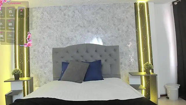 Snapshot of GiannaSlimJB chatting on February 25, 7:56 pm GiannaSlimJB online show from February 25, 7:56 pm