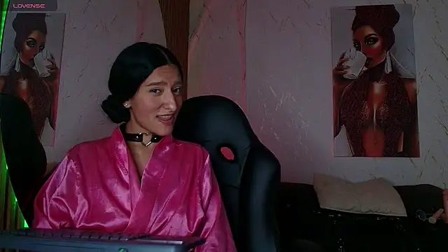 Scaarlettfox online show from November 10, 7:35 pm