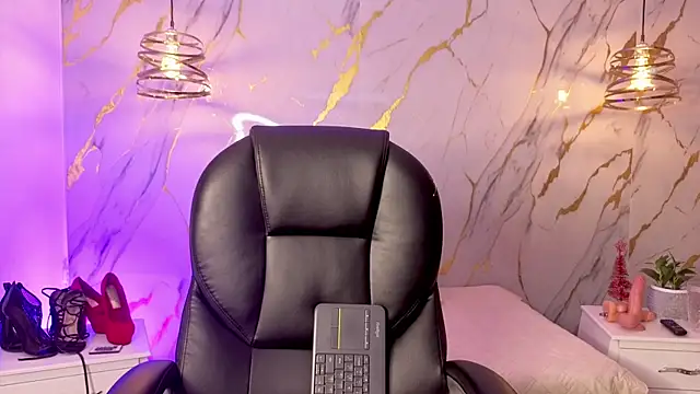 Scaarlettfox online show from February 21, 7:59 pm