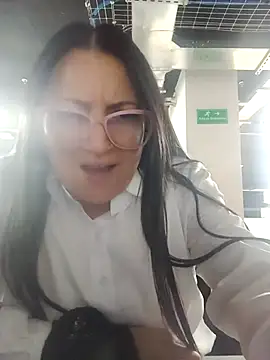 Snapshot of Romina693 chatting on October 10, 6:23 am Romina693 online show from October 10, 6:23 am