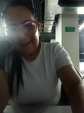 Snapshot of Romina693 chatting on October 12, 6:23 am Romina693 online show from October 12, 6:23 am