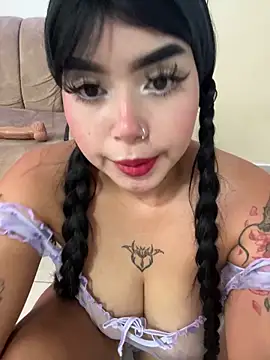 Snapshot of lucialauper_ chatting on June 21, 10:56 pm lucialauper online show from June 21, 10:56 pm