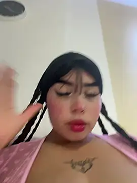 Snapshot of lucialauper_ chatting on June 27, 3:22 am lucialauper online show from June 27, 3:22 am