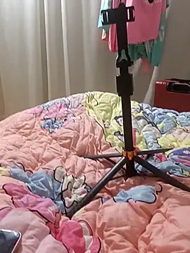 Snapshot of xlj4523 chatting on February 19, 3:30 pm xlj4523 online show from February 19, 3:30 pm