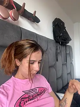 AllieYourGirl online show from November 18, 6:23 pm