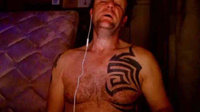 Snapshot of Yournaughty chatting on February 2, 5:39 am Yournaughty online show from February 2, 5:39 am