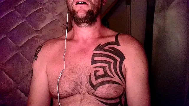 Snapshot of Yournaughty chatting on July 10, 4:50 am Yournaughty online show from July 10, 4:50 am
