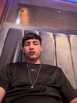 Snapshot of cody_fox10 chatting on November 9, 8:07 pm cody fox10 online show from November 9, 8:07 pm