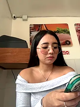 Michelle Zoe online show from September 14, 5:56 pm