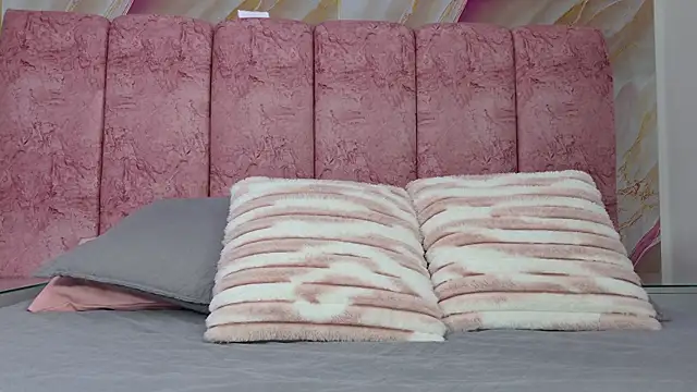 emmacurvy online show from April 7, 3:07 am