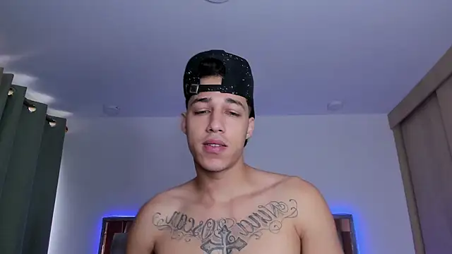 Snapshot of orionblaze69_ chatting on June 5, 2:12 pm orionblaze69 online show from June 5, 2:12 pm