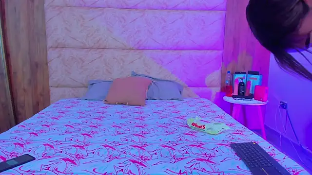 AbrilPeach online show from September 10, 4:23 am