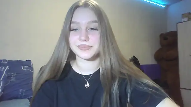 yourhoney Lola  online show from October 18, 3:35 pm