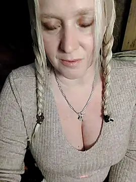 Bouncy-Bella28X online show from September 11, 1:22 pm