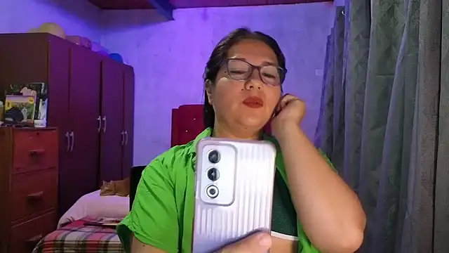 scarlett widow  online show from March 18, 3:42 am