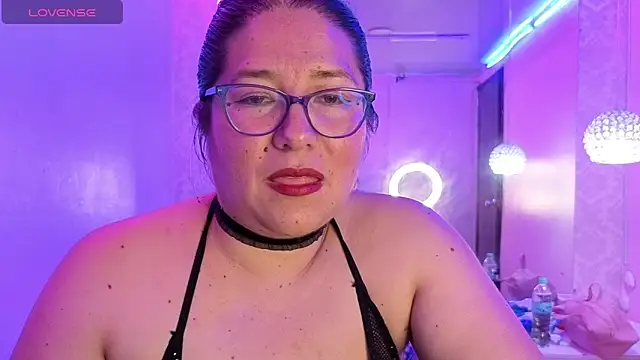 Snapshot of scarlett_widow_ chatting on May 27, 3:36 am scarlett widow online show from May 27, 3:36 am