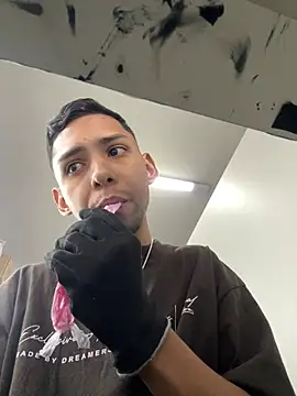 Oqui online show from April 17, 8:23 pm