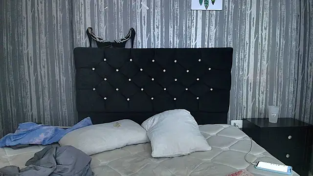 Alicee Moonn online show from November 26, 8:43 pm