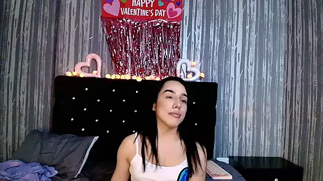 Alicee Moonn online show from February 13, 8:10 am