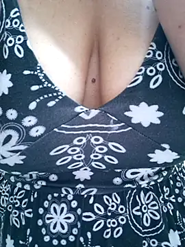 SweettyNaugthy online show from November 28, 7:33 am