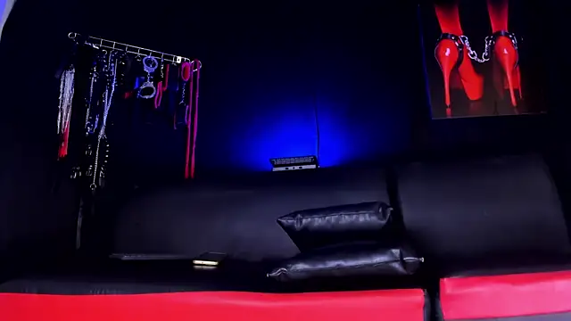 AmaniStone online show from December 17, 6:25 pm