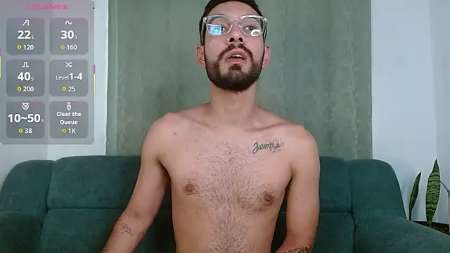 Snapshot of ReyPablo1 chatting on September 22, 9:39 pm ReyPablo1 online show from September 22, 9:39 pm