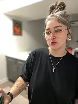 Snapshot of Alix_Valentine chatting on May 1, 3:05 pm Alix Valentine online show from May 1, 3:05 pm