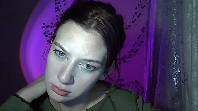 Lily Ember online show from October 16, 10:11 pm