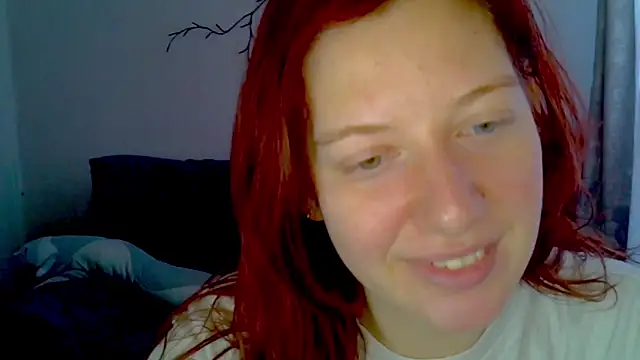 Lily Ember online show from February 11, 11:15 am