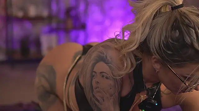 AlmaVelia online show from October 2, 6:37 pm