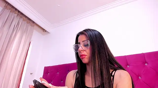 cattaleya villalobos online show from October 15, 1:44 pm