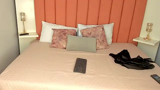 SamayRyann online show from April 2, 2:15 pm