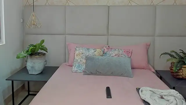 SamayRyann online show from April 15, 1:40 pm