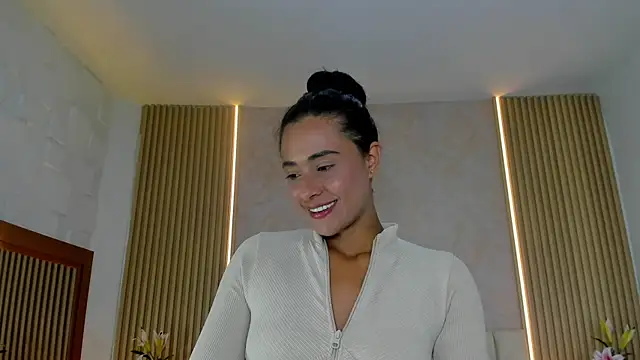 ZOEBARLOWE online show from October 28, 7:05 pm