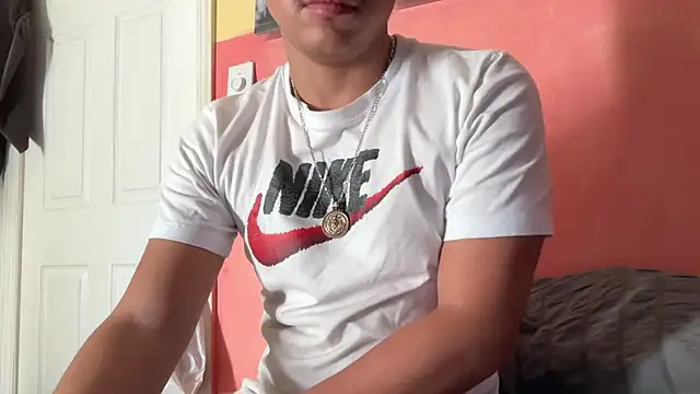 Snapshot of kSwisssxxx chatting on October 30, 10:43 pm kSwisssxxx online show from October 30, 10:43 pm