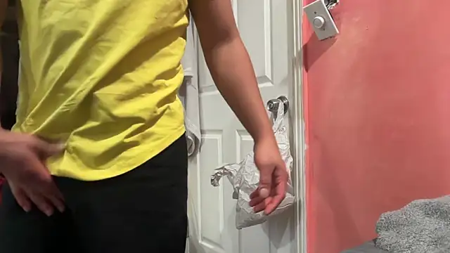 Snapshot of kSwisssxxx chatting on December 14, 5:18 pm kSwisssxxx online show from December 14, 5:18 pm