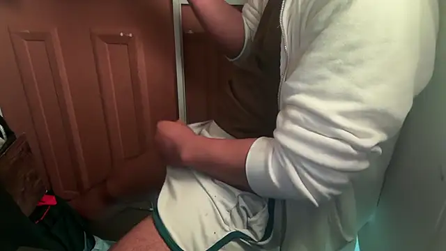 Snapshot of kSwisssxxx chatting on January 5, 5:38 pm kSwisssxxx online show from January 5, 5:38 pm