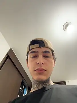 samm4044 online show from March 28, 5:29 am