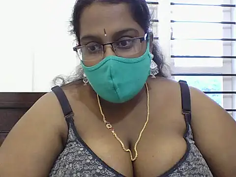 Snapshot of Reena-gowda chatting on September 25, 2:37 am Reena-gowda online show from September 25, 2:37 am