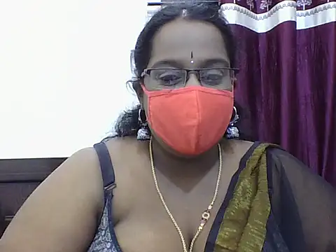 Snapshot of Reena-gowda chatting on October 7, 6:38 pm Reena-gowda online show from October 7, 6:38 pm